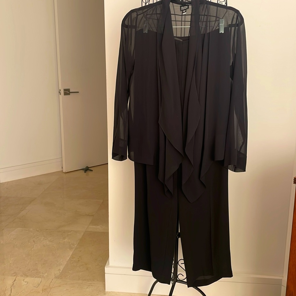 EILEEN FISHER BLACK FLOWY SILK PANTS AND TOP